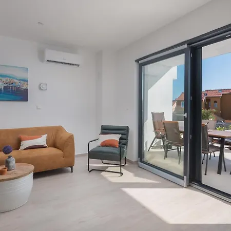 Villa With Two Pools Vodice