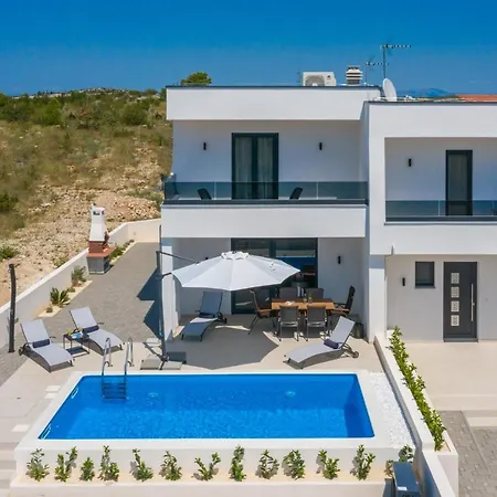 Villa With Two Pools *
