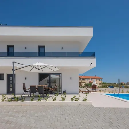 Villa With Two Pools *