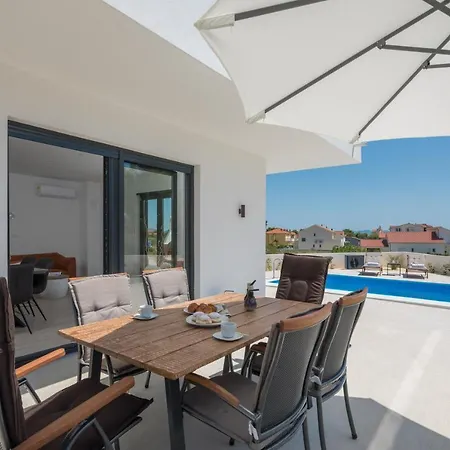 Villa With Two Pools *